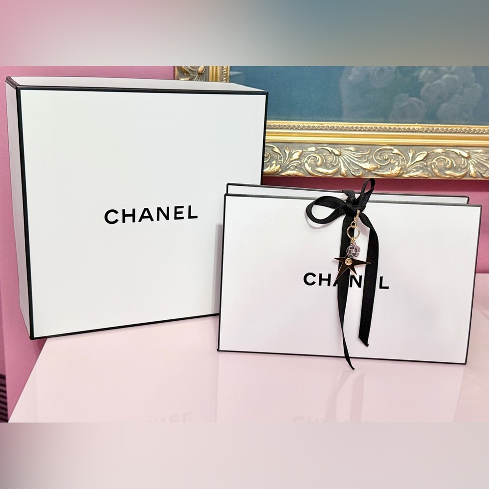 Chanel Fragrance Gift Bag & Box - Picture 2 of 8